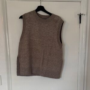 H&M Men's Tan Crewneck Sweater Vest